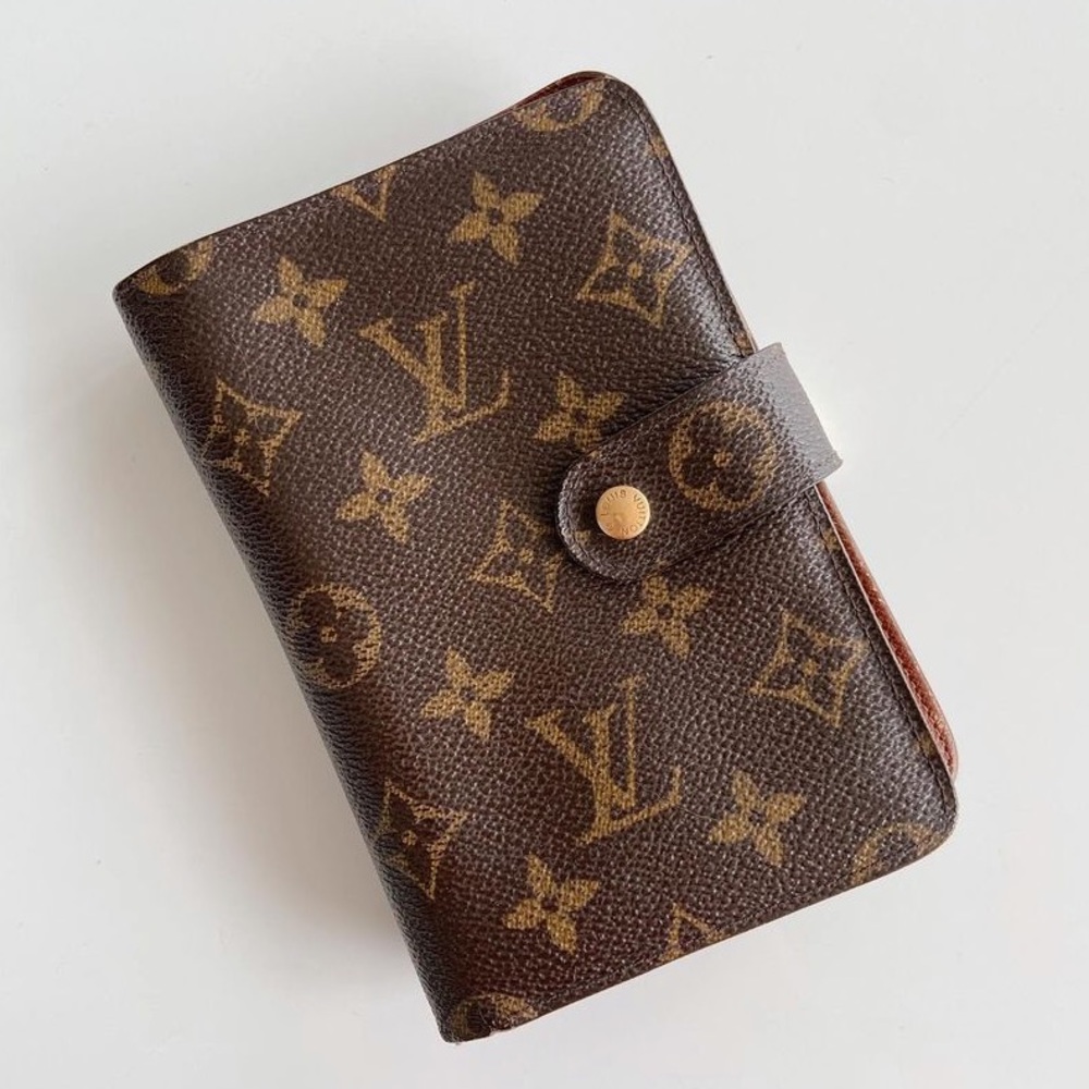 Louis Vuitton Large Monogram wallet - Picture 1 of 6